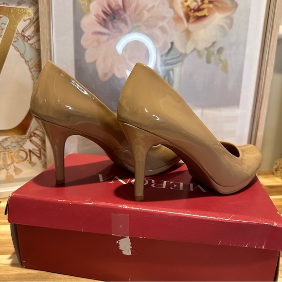 Merona heels, Vegan patent leather, Melanie style in beige/nude color, size 8.5 - Picture 14 of 16